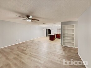 1913 Hudson Ct in Oldsmar, FL - Foto de edificio - Building Photo