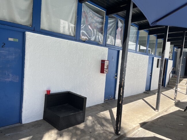 547 Gayley Ave in Los Angeles, CA - Building Photo - Building Photo