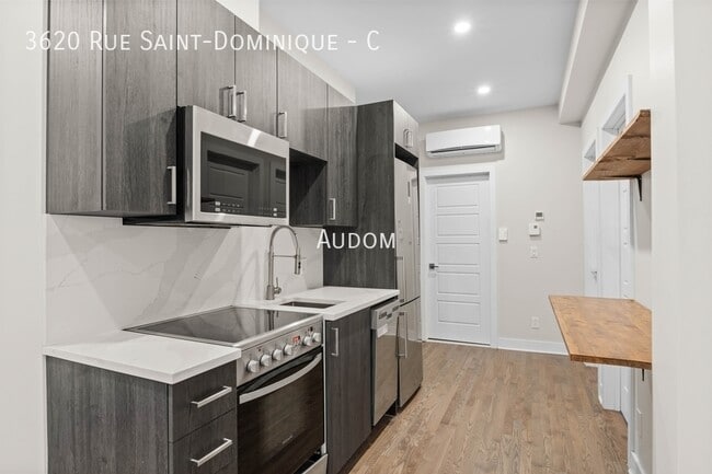 property at 3620 Rue Saint-Dominique