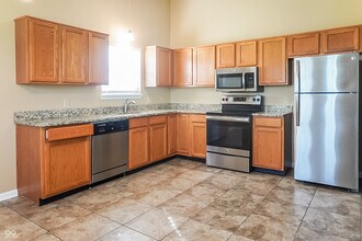 2245 Valley Creek E Ln in Indianapolis, IN - Building Photo - Building Photo