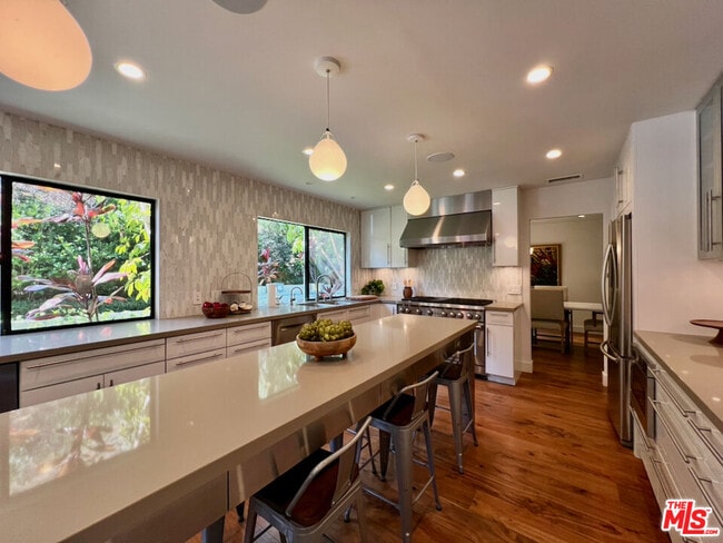 6435 Innsdale Dr in Los Angeles, CA - Building Photo - Building Photo