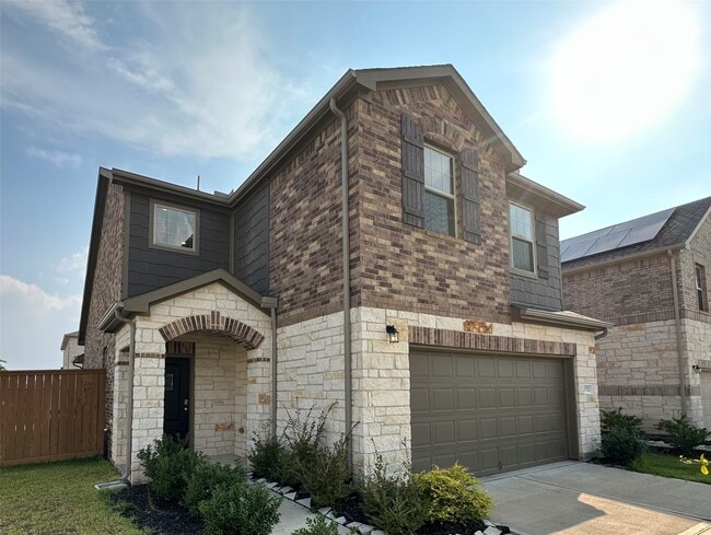 property at 1052 Laguna Cv Dr