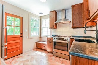 2432 Holicong Rd in New Hope, PA - Building Photo - Building Photo