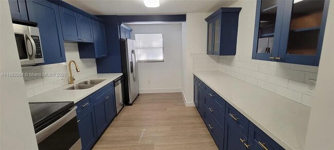2513 Island Dr in Miramar, FL - Building Photo - Building Photo