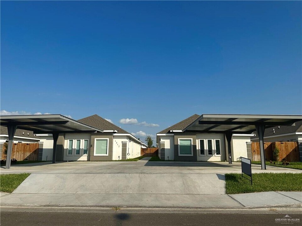 1312 S Xanthia St in Alton, TX - Building Photo