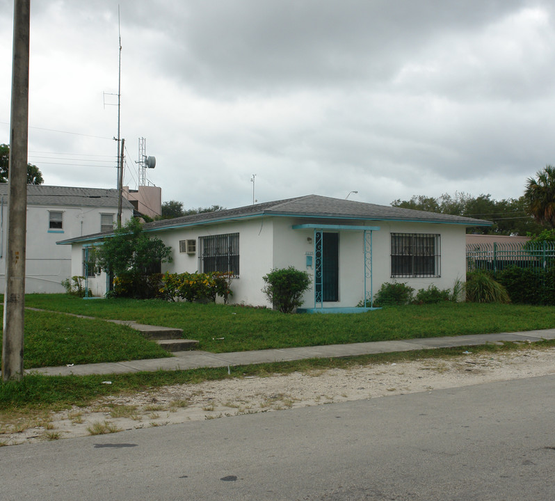 6240 NE Miami Pl in Miami, FL - Foto de edificio