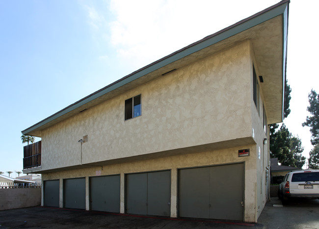 2041 S Nautical St in Anaheim, CA - Building Photo - Building Photo