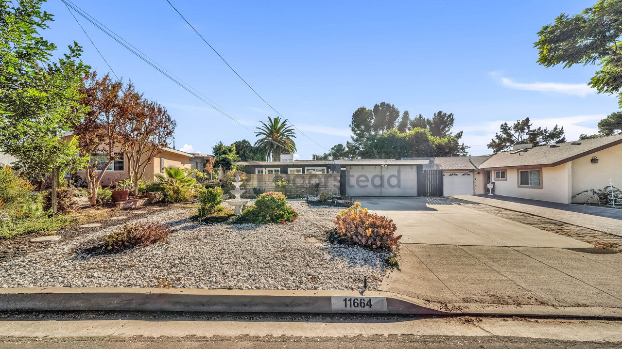 11664 Starlight Ave in Whittier, CA - Building Photo