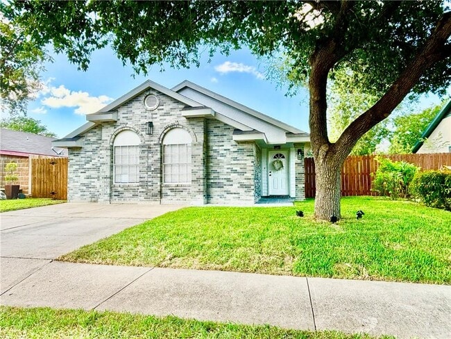 property at 3528 La Vista Ave