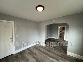 539 E Cuyahoga Falls Ave in Akron, OH - Building Photo - Building Photo