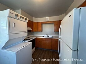 2 Bed 1 Bath Apartment in Sioux Falls, SD - Building Photo