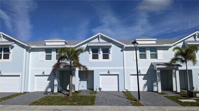 373 SE Sea Hunt Wy in Stuart, FL - Building Photo - Building Photo