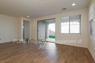 10222 W Crittenden Ln in Avondale, AZ - Building Photo - Building Photo