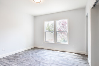 Oakland Heights - Senior Apartments in Oakland, CA - Building Photo - Interior Photo