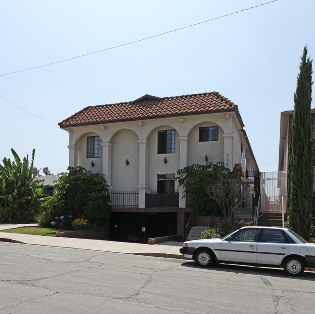 316 E Elmwood Ave in Burbank, CA - Building Photo - Building Photo