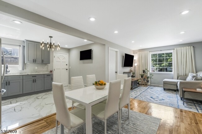 property at 9 Westervelt Pl