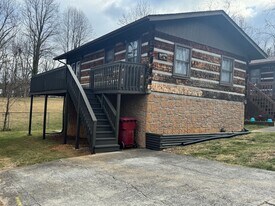 2822 W Walnut St in Johnson City, TN - Building Photo