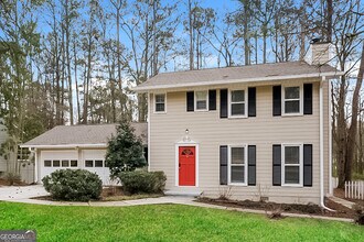 2440 Hillboro Cir S W in Marietta, GA - Building Photo - Building Photo