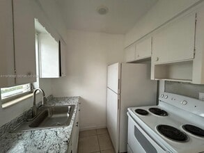 1270 NE 139th St in North Miami, FL - Building Photo - Building Photo