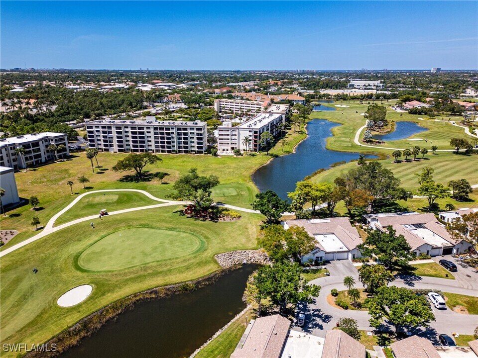 7406 Lake Breeze Dr in Ft. Myers, FL - Building Photo