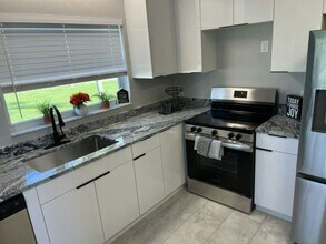 4760 Carefree Trail in West Palm Beach, FL - Building Photo - Building Photo