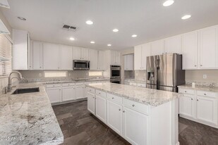 4122 E Palm Beach Dr in Chandler, AZ - Building Photo