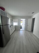 1026 NW 47th St in Miami, FL - Building Photo