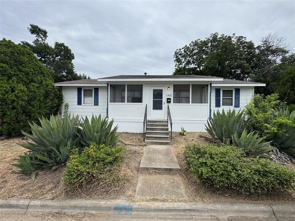 1401 Olander St in Austin, TX - Building Photo