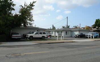 2544-2546 Orange Ave in Costa Mesa, CA - Building Photo - Building Photo