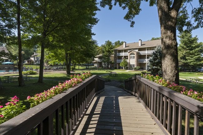 Sturbridge Square Apartments photo'