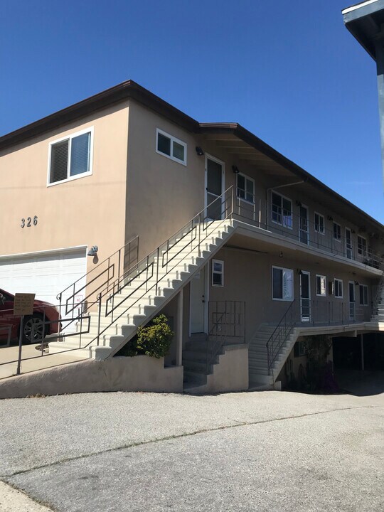 326 Bungalow Dr in El Segundo, CA - Foto de edificio