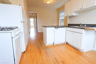 633 W Oakdale Ave-Unit -Unit 4 in Chicago, IL - Building Photo - Building Photo