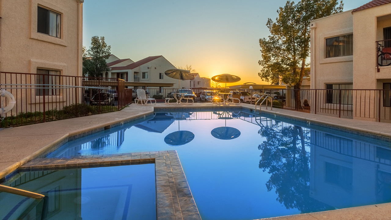 Canyon Creek in Tucson, AZ - Building Photo