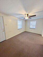 1028 Fleming St in Coraopolis, PA - Building Photo - Building Photo