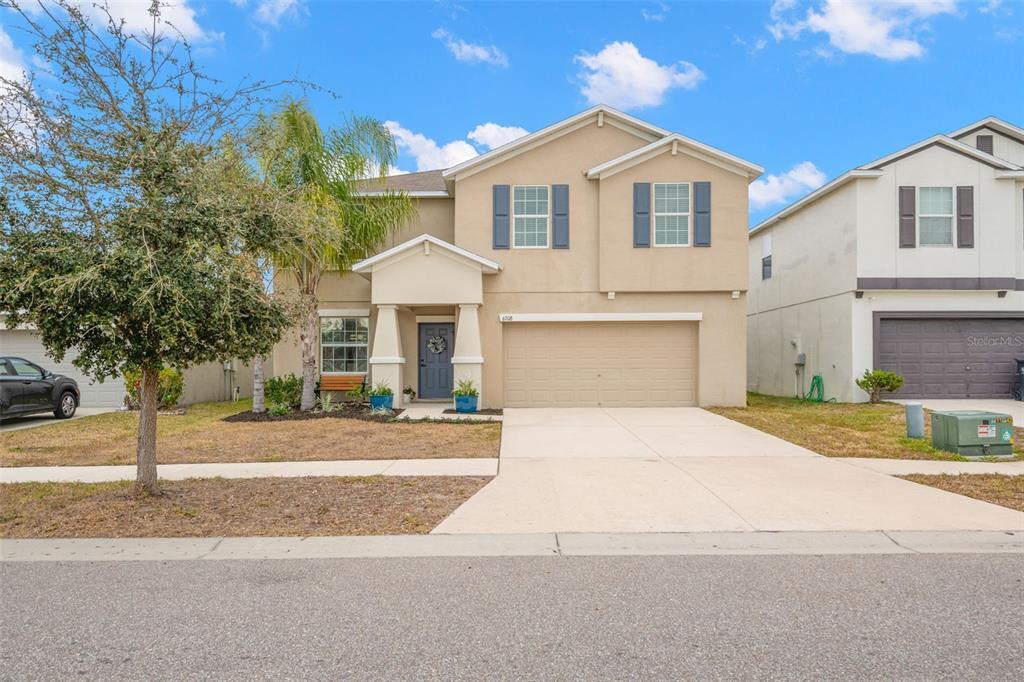 6708 Hazelnut Spice Dr in Sun City Center, FL - Building Photo