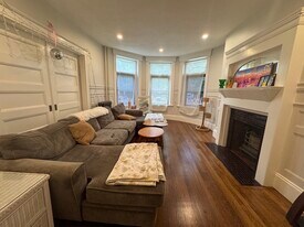 1855 Beacon St, Unit 1 in Brookline, MA - Building Photo