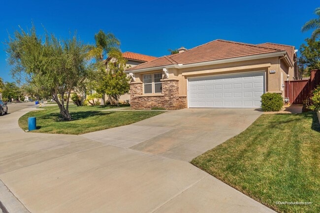 575 Chesterfield Cir in San Marcos, CA - Building Photo - Building Photo