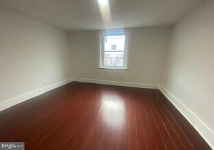 1606 Regina St in Harrisburg, PA - Building Photo - Building Photo
