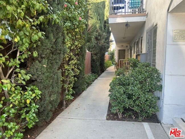 1428 S Bedford St in Los Angeles, CA - Building Photo - Building Photo