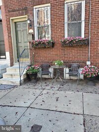 914 Ellsworth St photo'