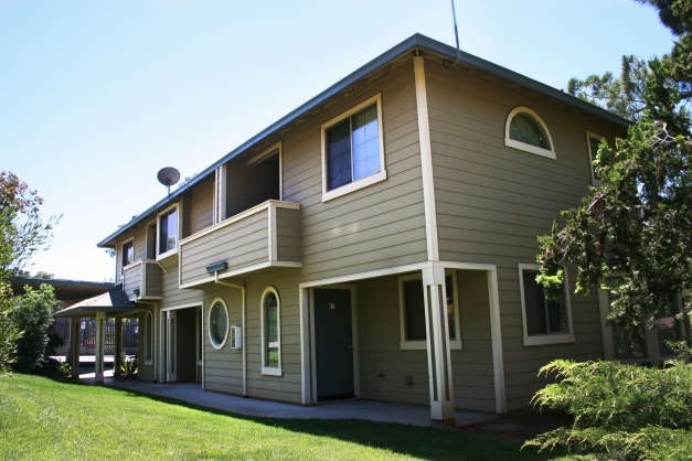 Camelot Woods Condominiums in Cameron Park, CA - Building Photo