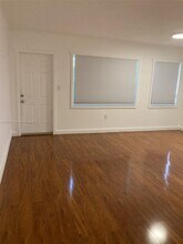 2101 Bay Dr in Miami, FL - Building Photo - Building Photo