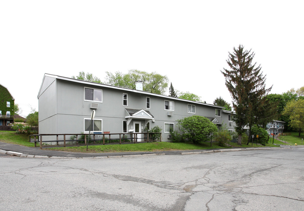 Greenfield Gardens in Greenfield, MA - Building Photo