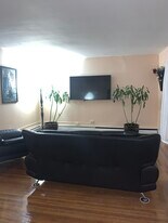 720 Buffalo Ave, Unit 2 in Niagara Falls, NY - Building Photo