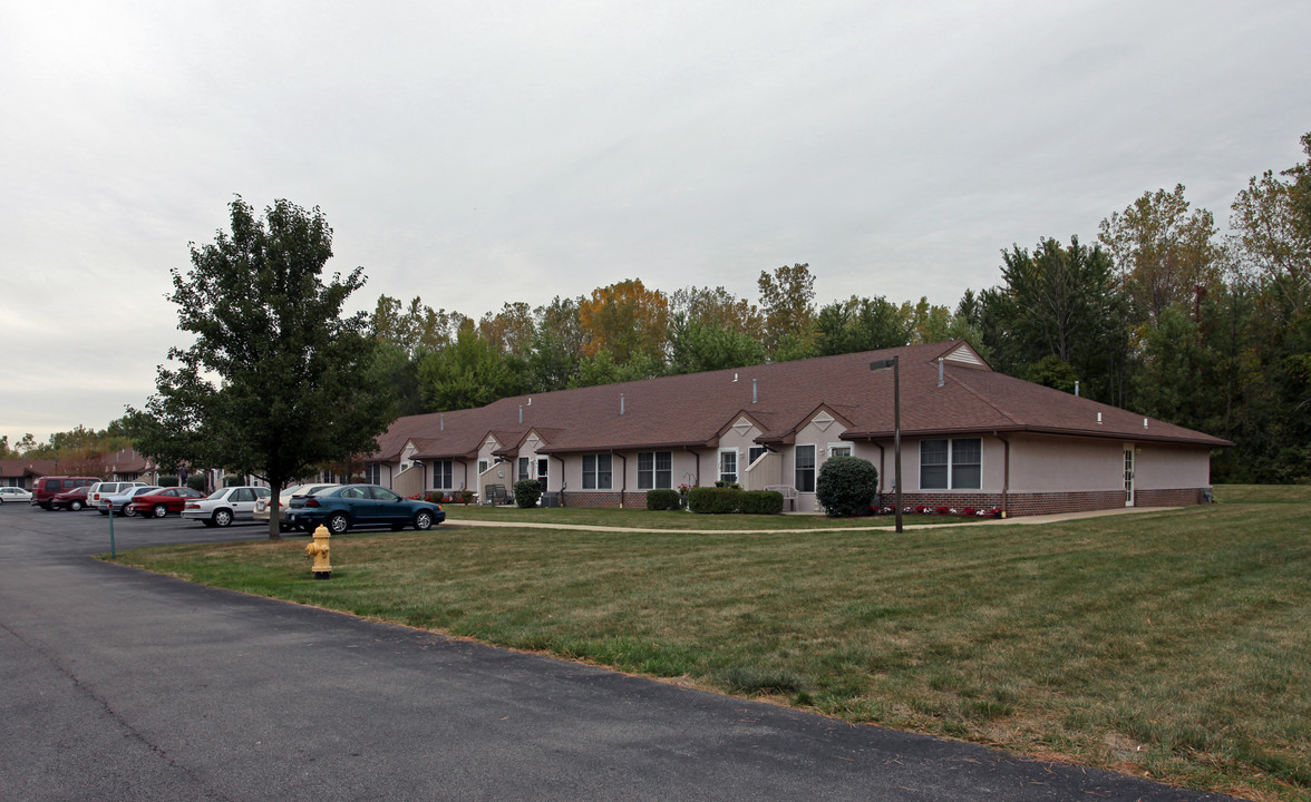 Luther Haus Apartments in Temperance, MI - Foto de edificio