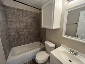 58 Fern Ct in Lake Jackson, TX - Building Photo - Building Photo