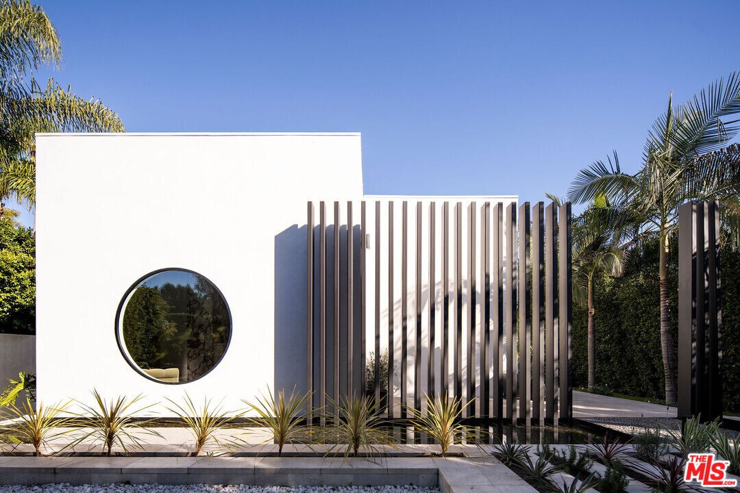 810 Orlando Ave in Los Angeles, CA - Building Photo