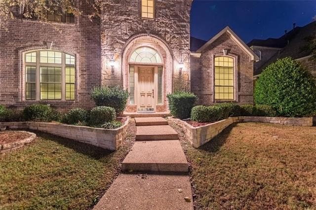 property at 5717 Sweetbriar Dr