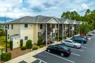 Charleston at the Meadows in Hendersonville, NC - Building Photo - Building Photo