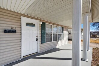 811 St Thomas Ln in Sauget, IL - Building Photo - Building Photo